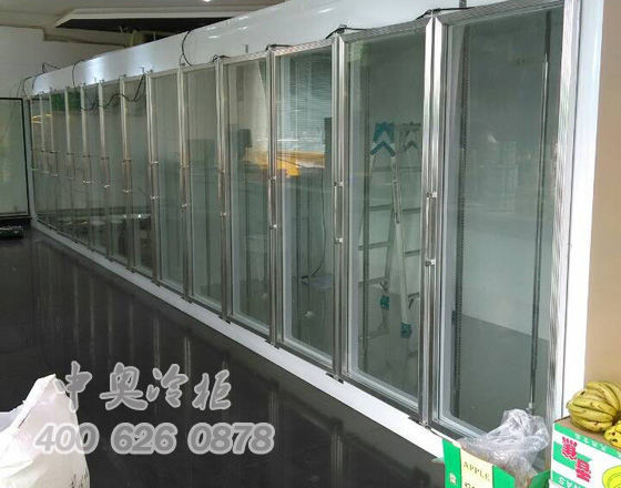 中奧冷柜廠家與猩猩水果店后補(bǔ)14門(mén)水果冷柜合作案例1